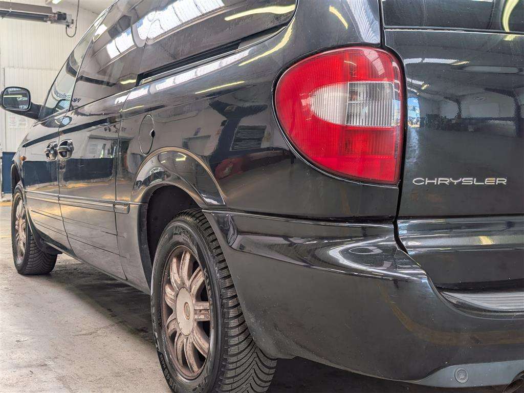 <p>2005 CHRYSLER GRAND VOYAGER LIMITED AUT</p>