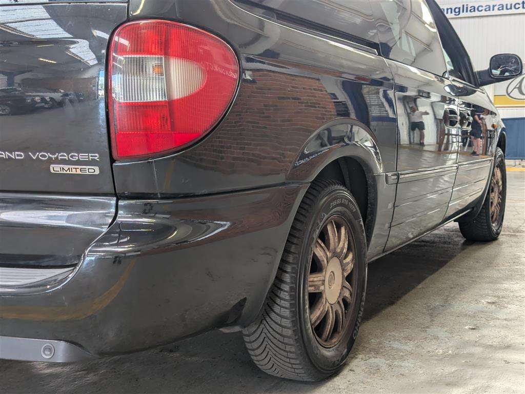 <p>2005 CHRYSLER GRAND VOYAGER LIMITED AUT</p>