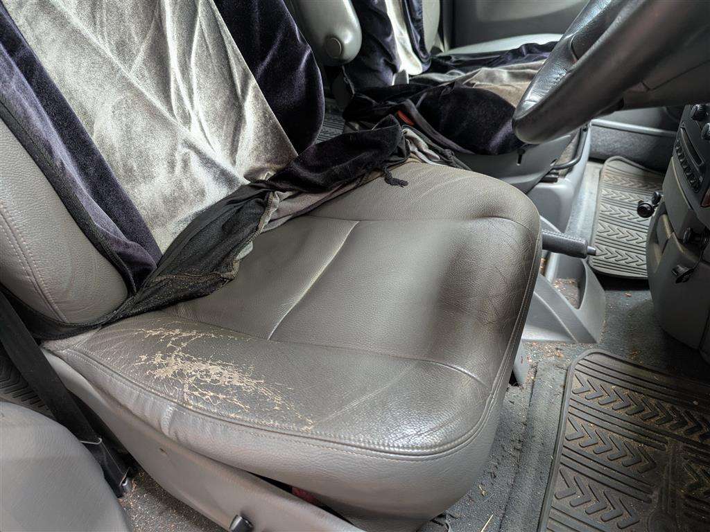 <p>2005 CHRYSLER GRAND VOYAGER LIMITED AUT</p>
