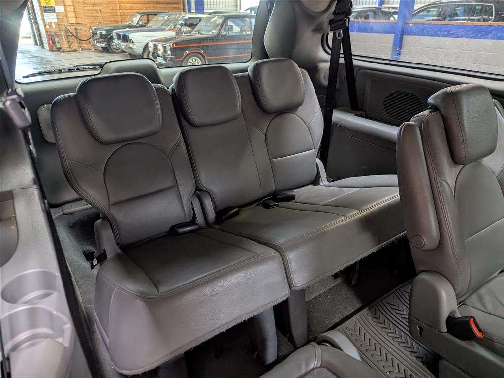 <p>2005 CHRYSLER GRAND VOYAGER LIMITED AUT</p>