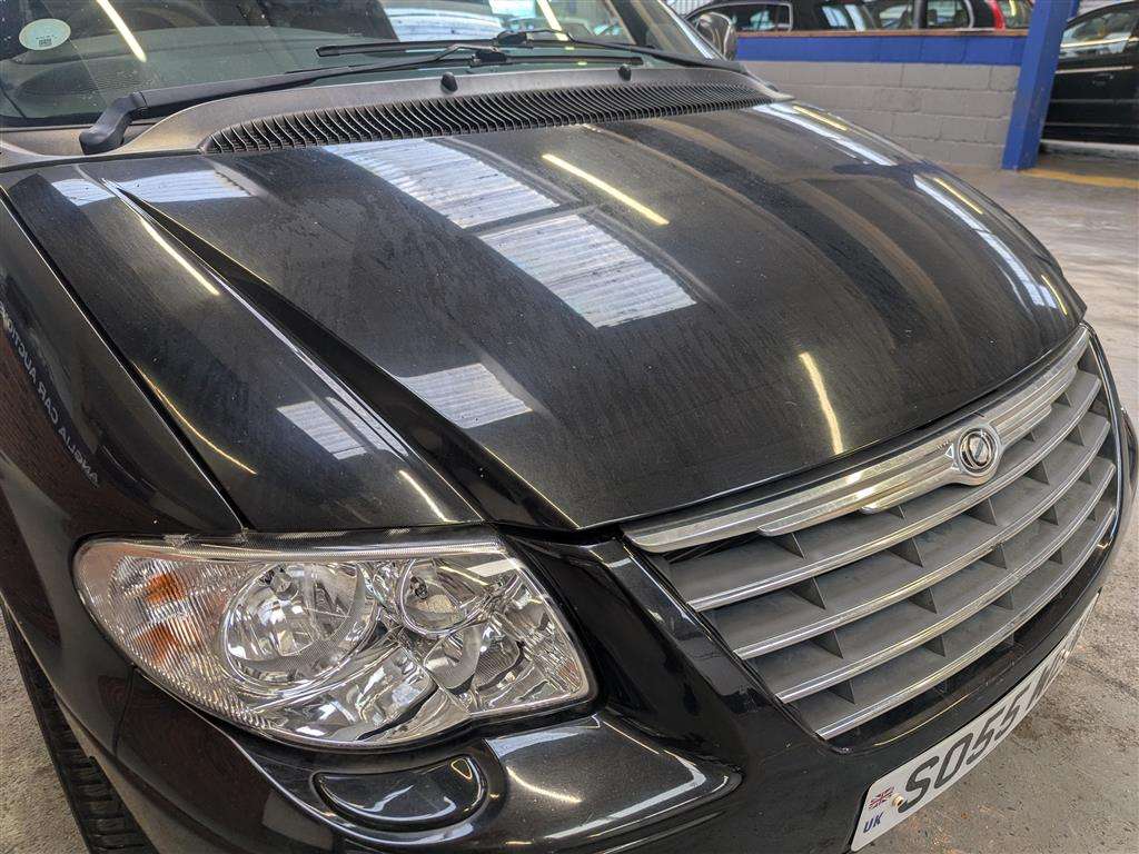 <p>2005 CHRYSLER GRAND VOYAGER LIMITED AUT</p>