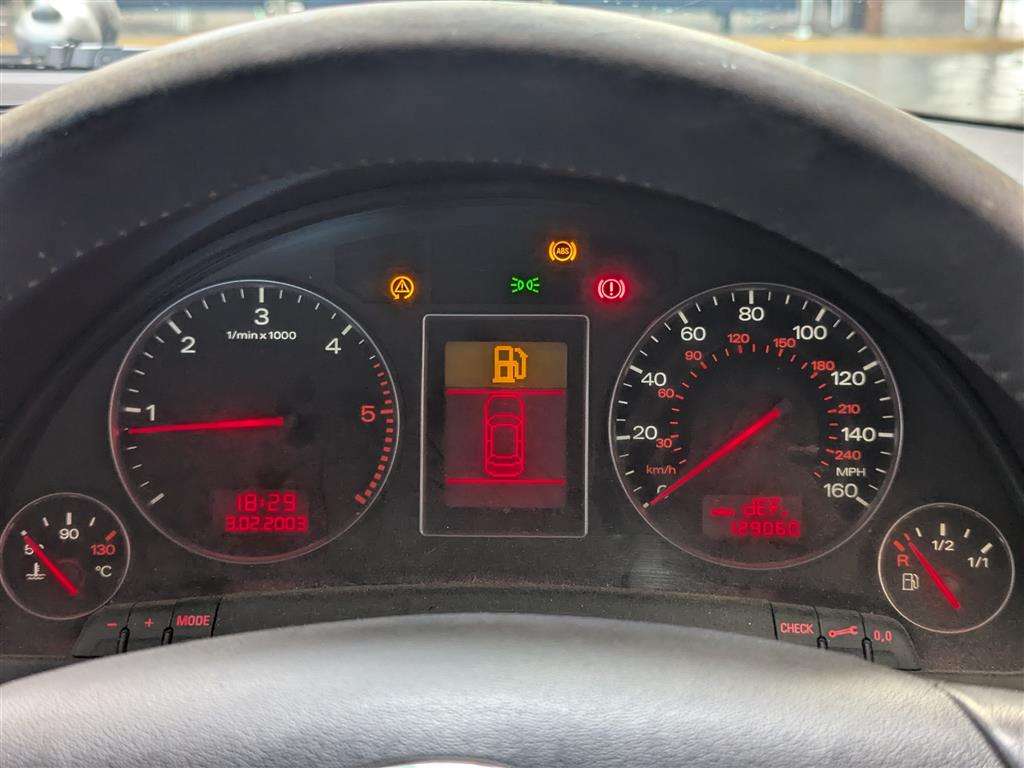 <p>2003 AUDI A4 TDI SE</p>