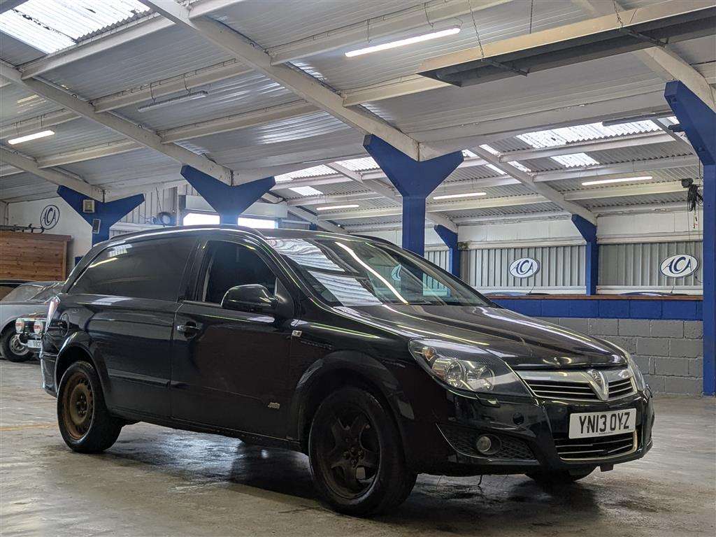 <p>2013 VAUXHALL ASTRA SPORTIVE CDTI</p>