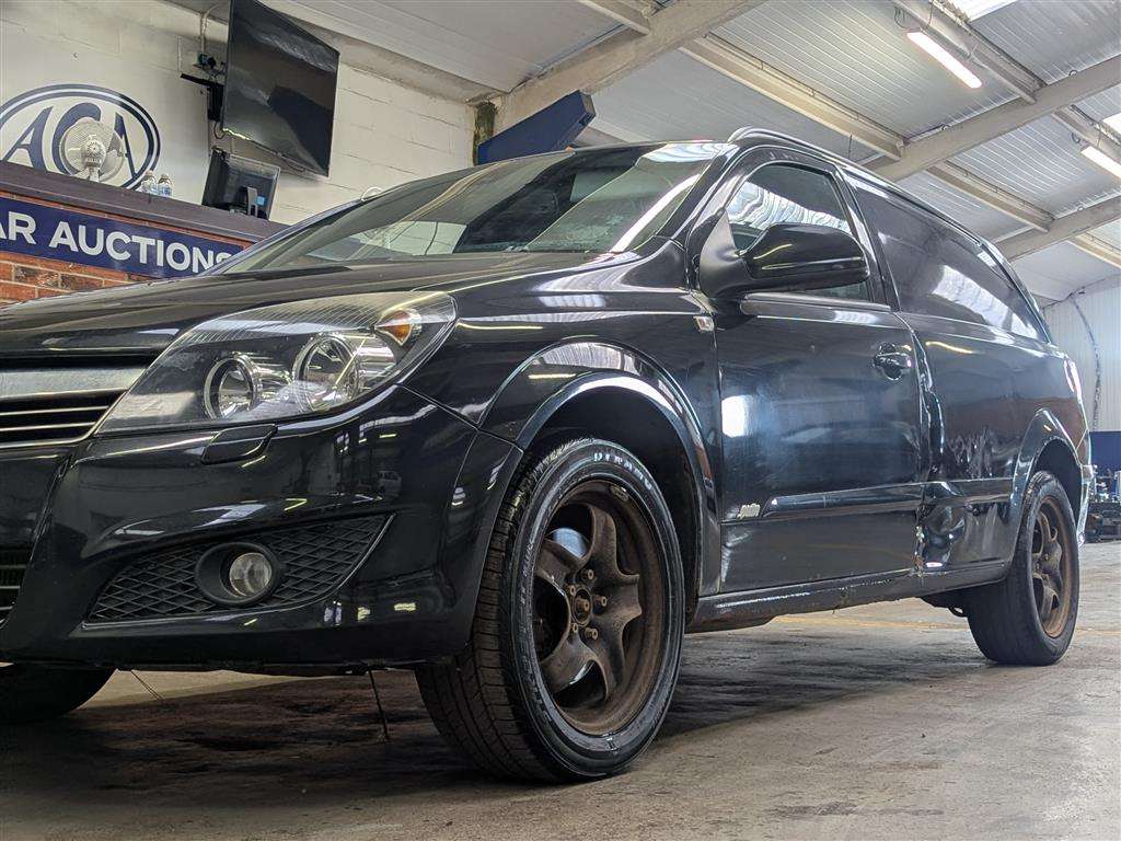 <p>2013 VAUXHALL ASTRA SPORTIVE CDTI</p>