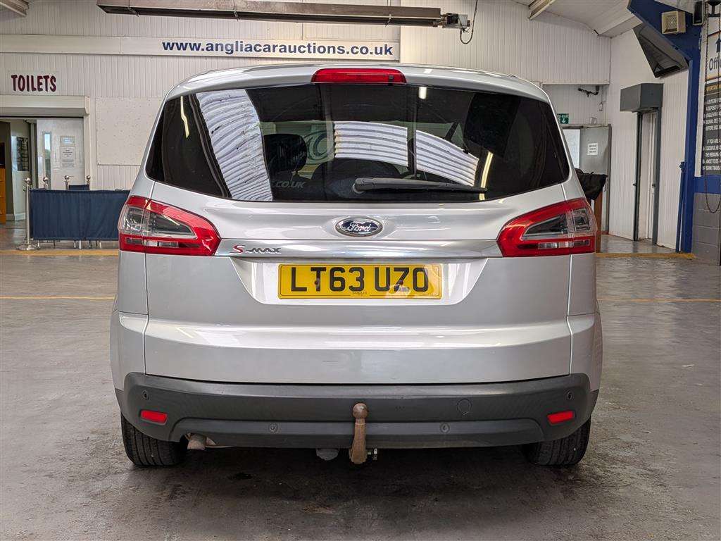 <p>2013 FORD S-MAX ZETEC TDCI 140</p>