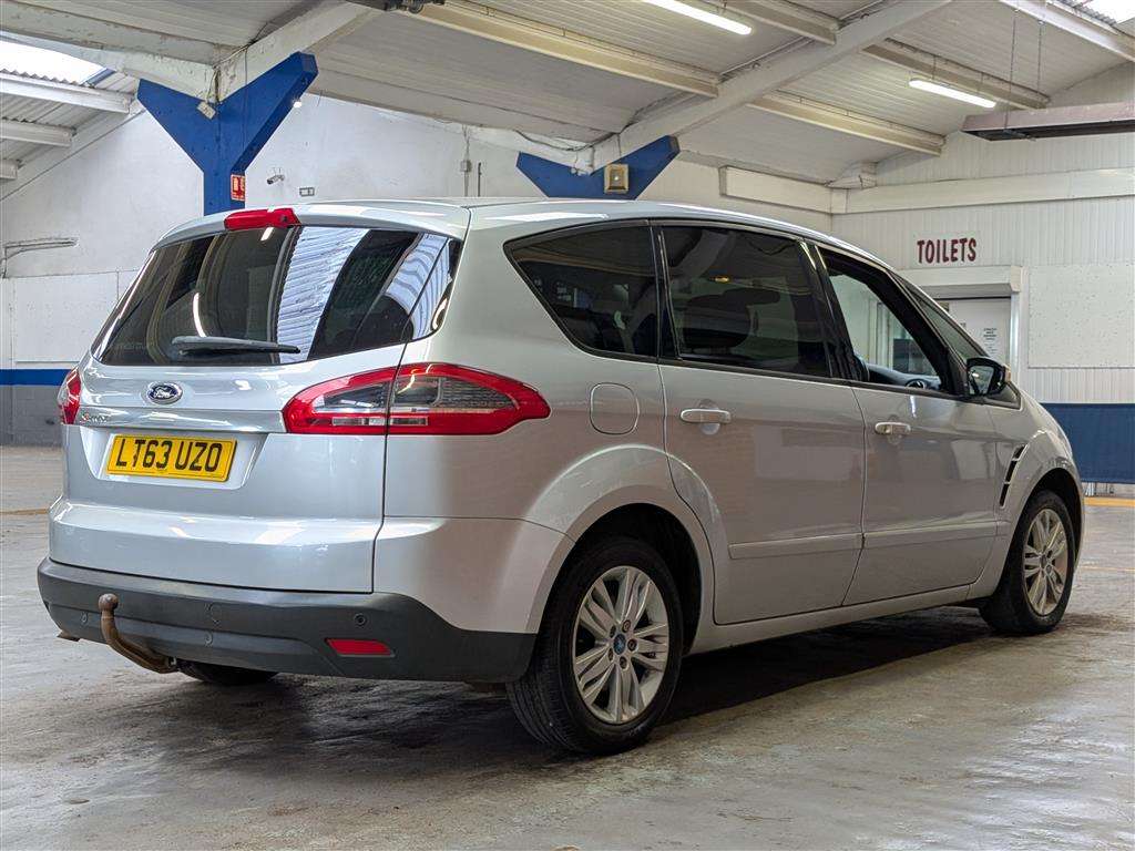 <p>2013 FORD S-MAX ZETEC TDCI 140</p>