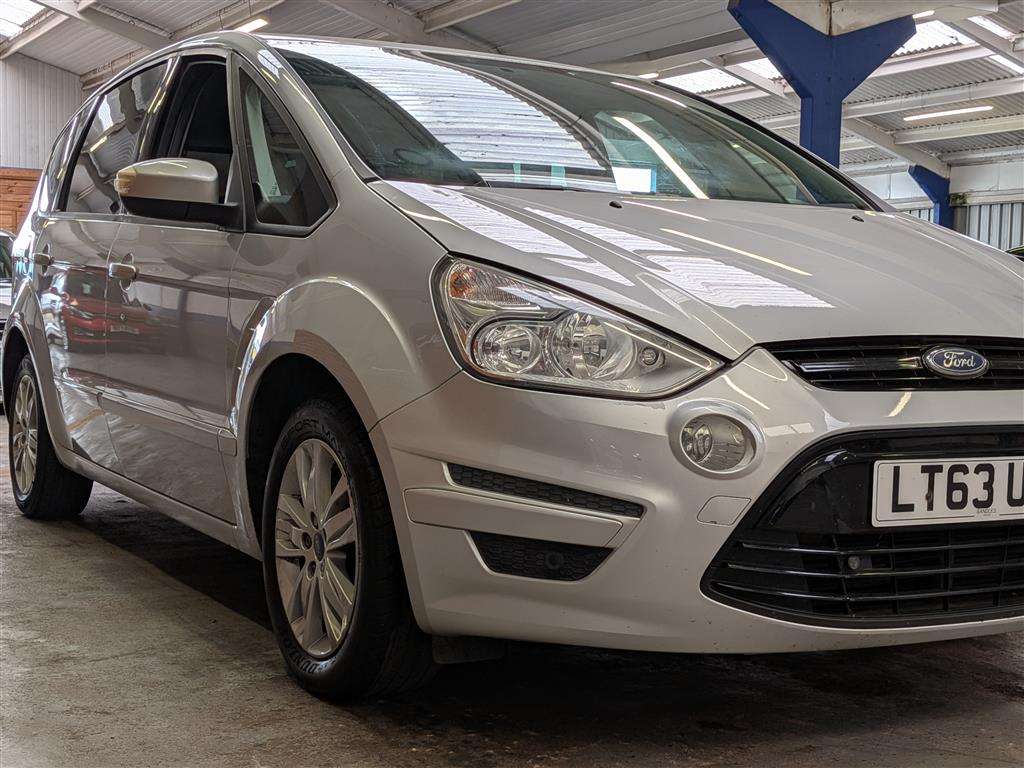 <p>2013 FORD S-MAX ZETEC TDCI 140</p>
