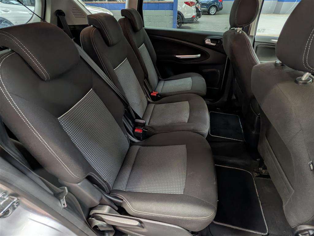 <p>2013 FORD S-MAX ZETEC TDCI 140</p>