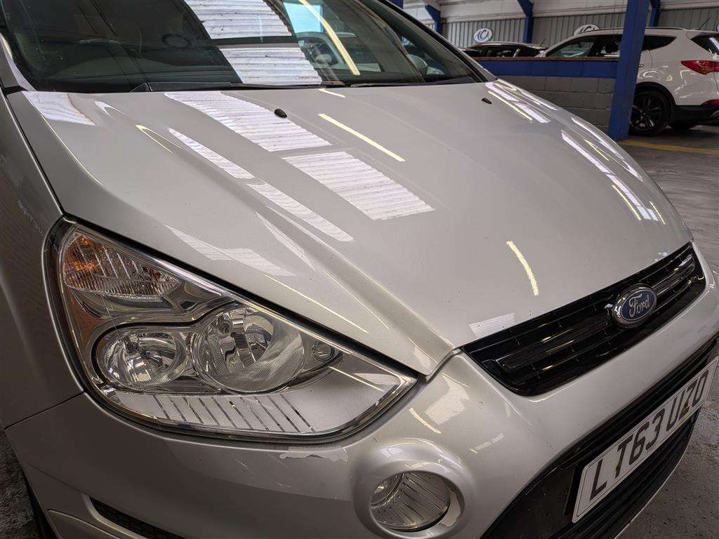 <p>2013 FORD S-MAX ZETEC TDCI 140</p>