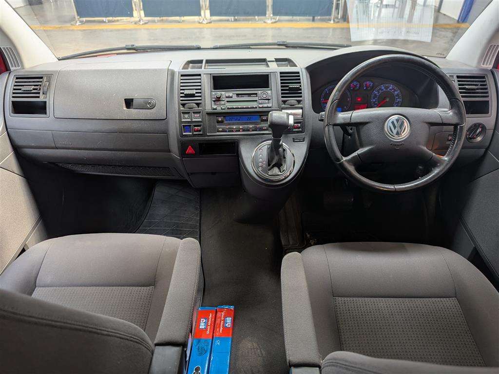 <p>2005 VOLKSWAGEN CARAVELLE SE TDI 130 AUTO</p>