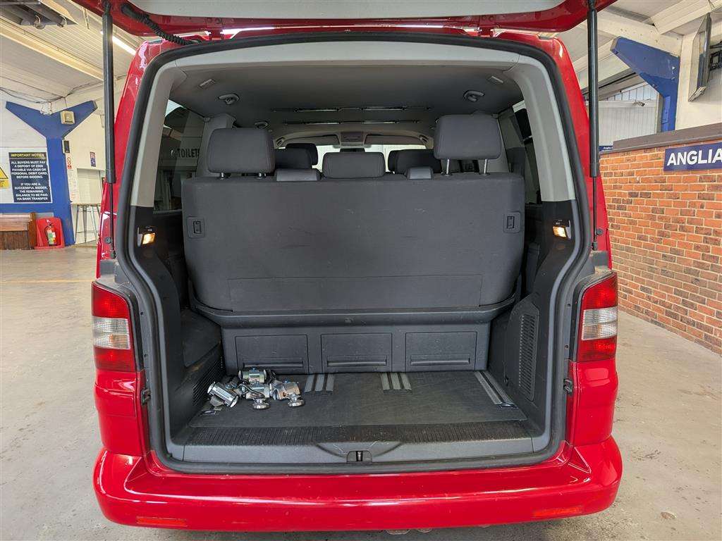 <p>2005 VOLKSWAGEN CARAVELLE SE TDI 130 AUTO</p>