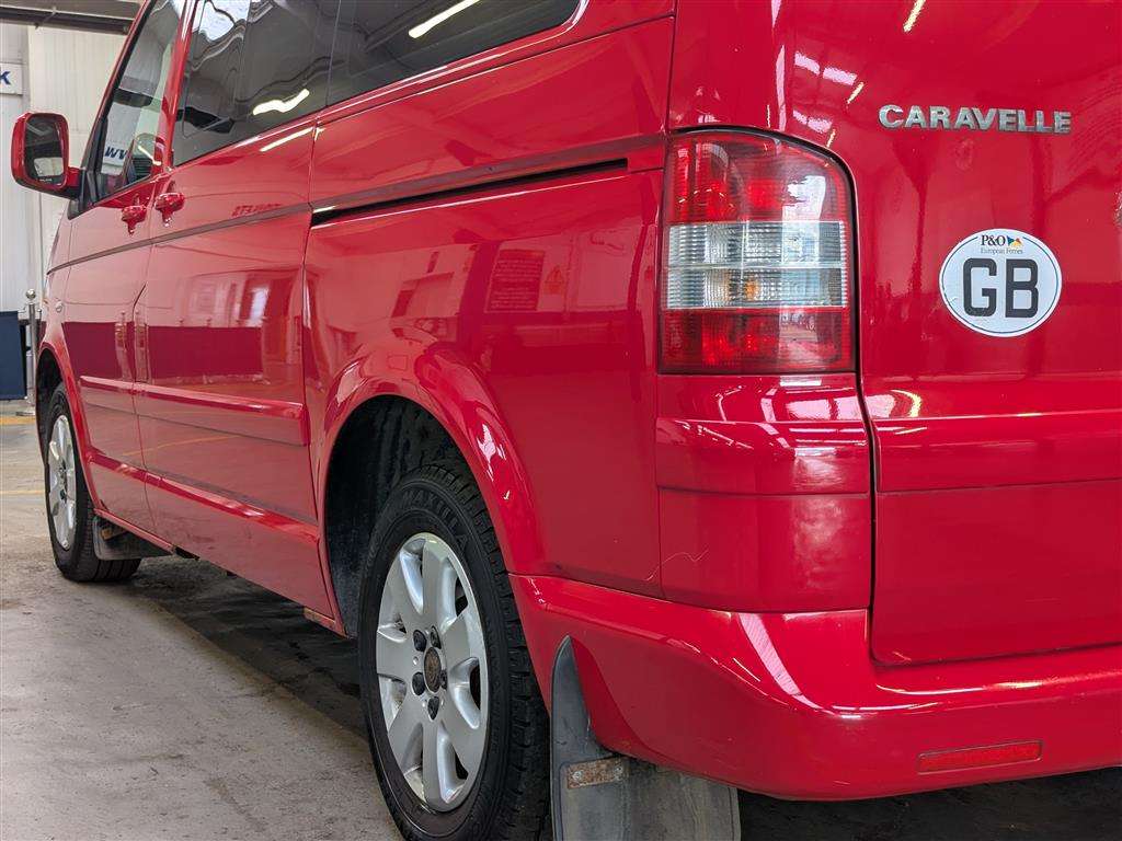 <p>2005 VOLKSWAGEN CARAVELLE SE TDI 130 AUTO</p>