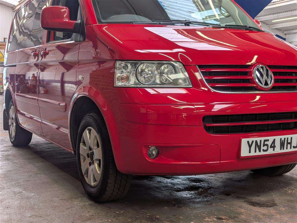 <p>2005 VOLKSWAGEN CARAVELLE SE TDI 130 AUTO</p>