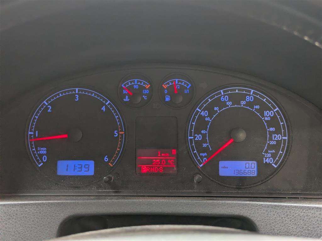 <p>2005 VOLKSWAGEN CARAVELLE SE TDI 130 AUTO</p>