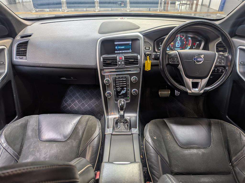 <p>2014 VOLVO XC60 R-DESIGN D4 AUTO</p>