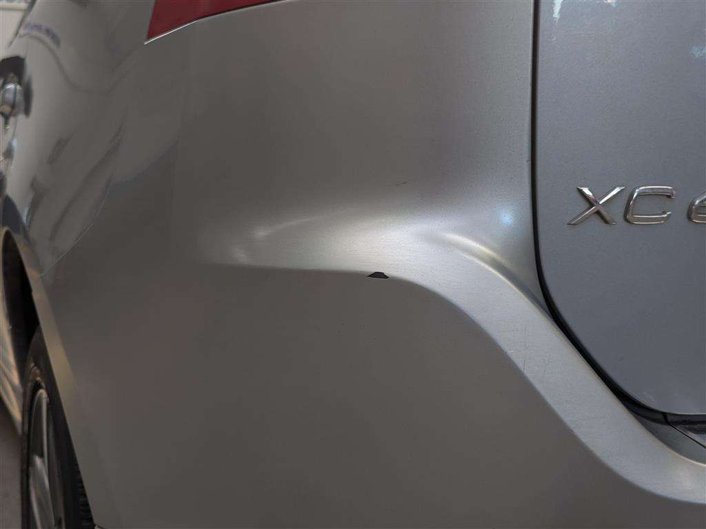 <p>2014 VOLVO XC60 R-DESIGN D4 AUTO</p>