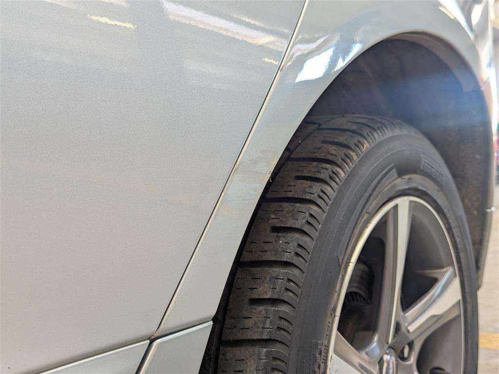 <p>2014 VOLVO XC60 R-DESIGN D4 AUTO</p>