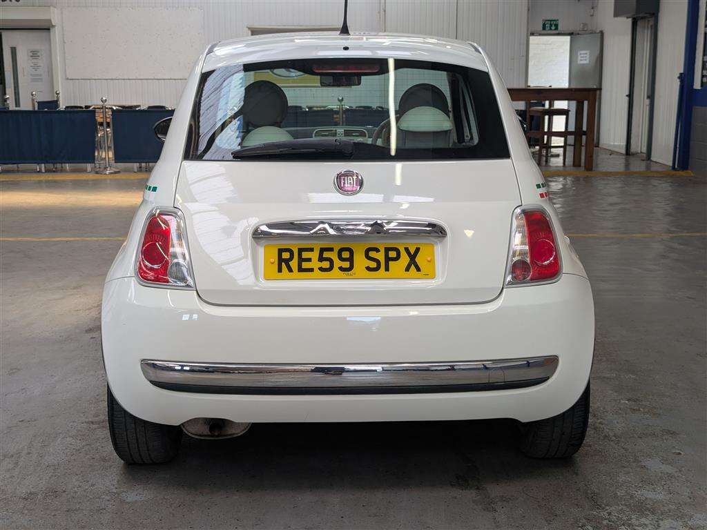 <p>2009 FIAT 500 LOUNGE</p>