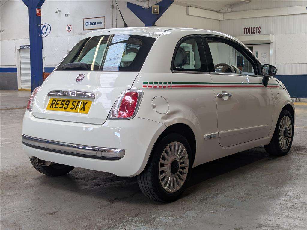 <p>2009 FIAT 500 LOUNGE</p>