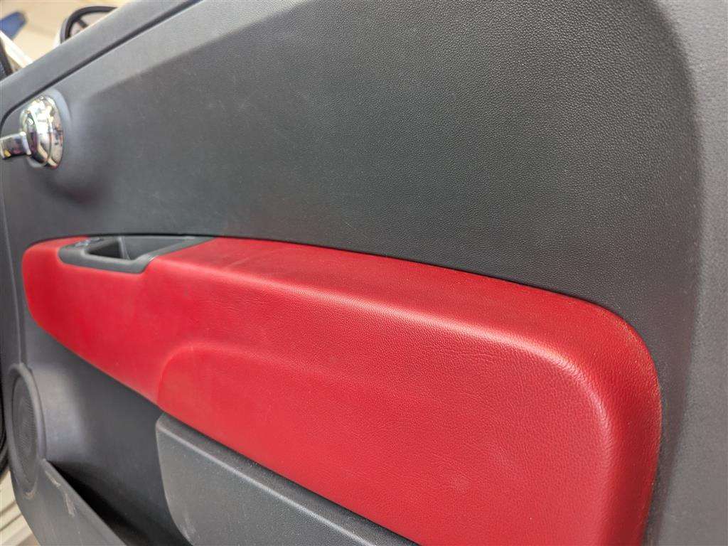 <p>2009 FIAT 500 LOUNGE</p>
