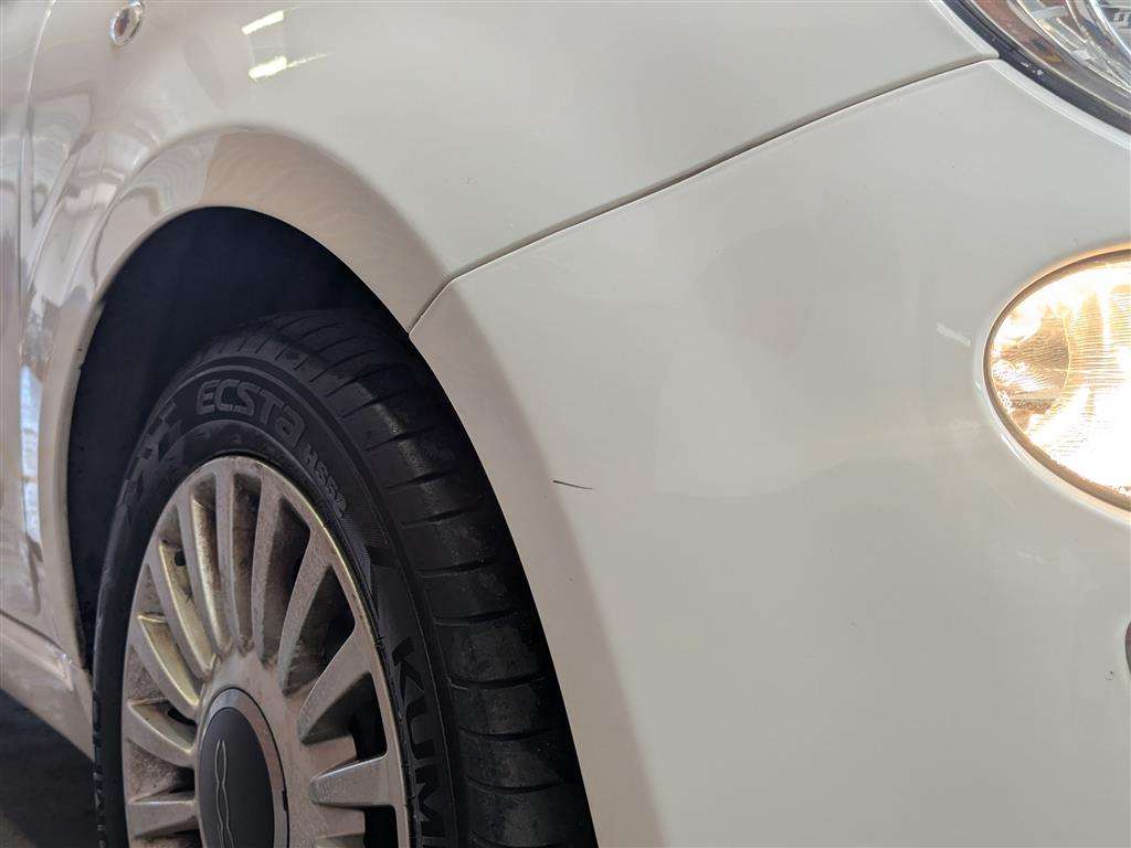<p>2009 FIAT 500 LOUNGE</p>