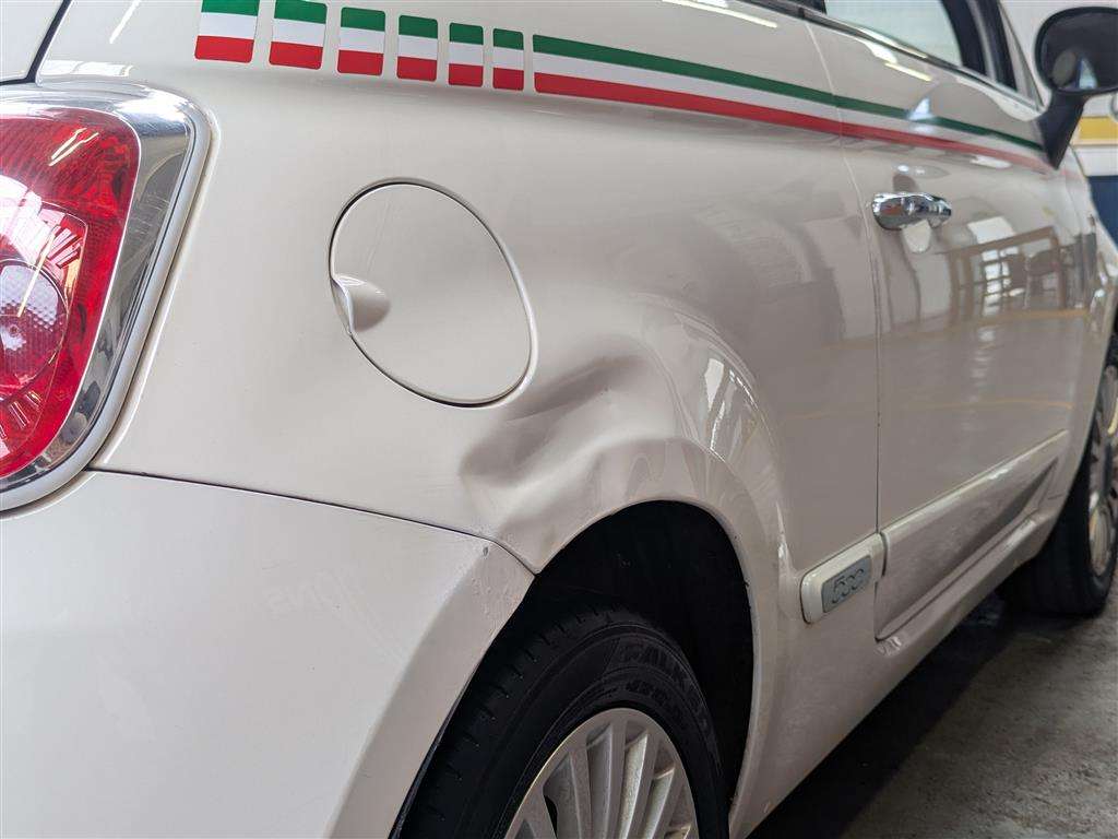 <p>2009 FIAT 500 LOUNGE</p>