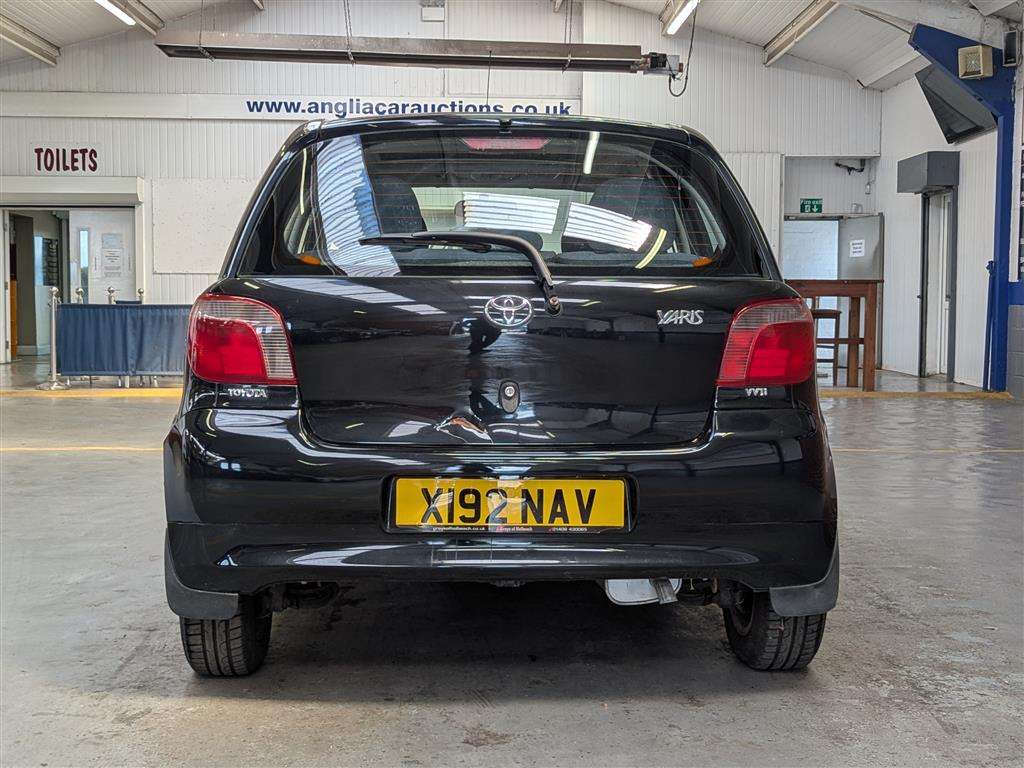 <p>2000 TOYOTA YARIS CDX</p>