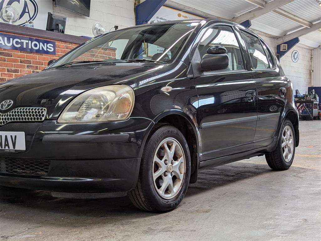 <p>2000 TOYOTA YARIS CDX</p>