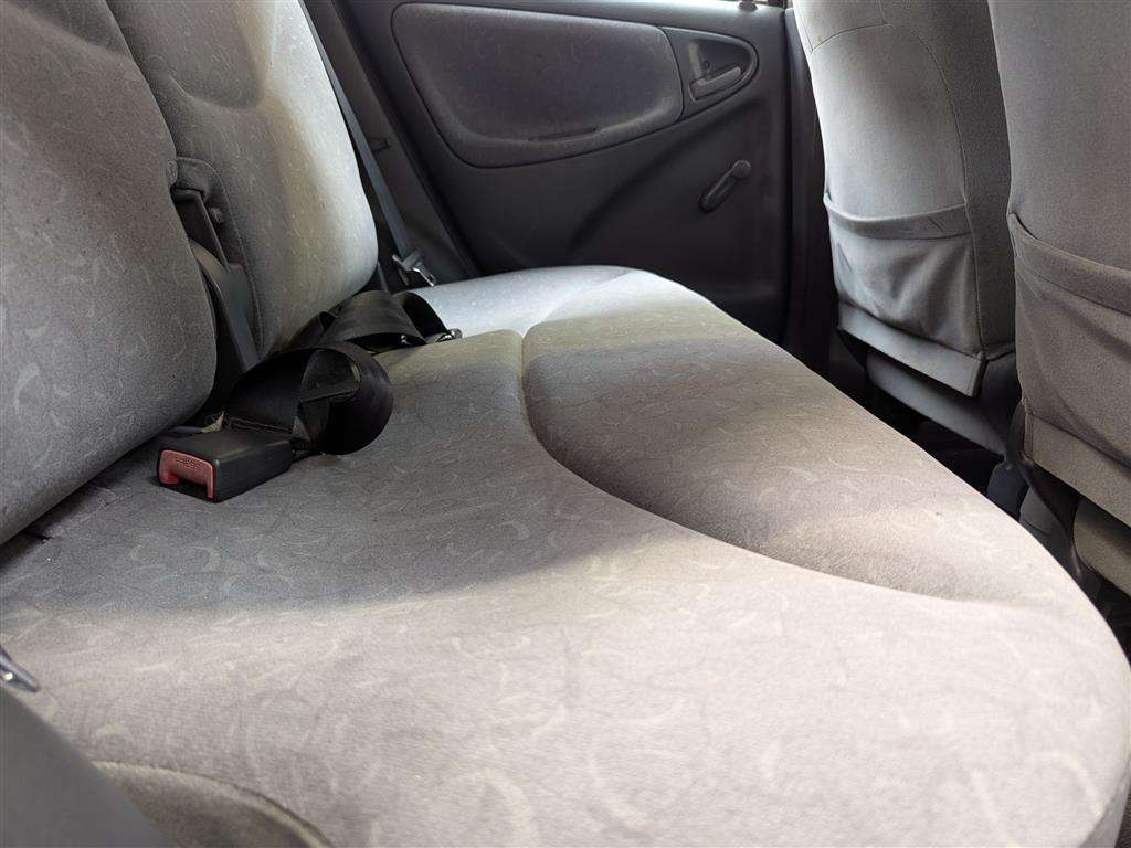 <p>2000 TOYOTA YARIS CDX</p>
