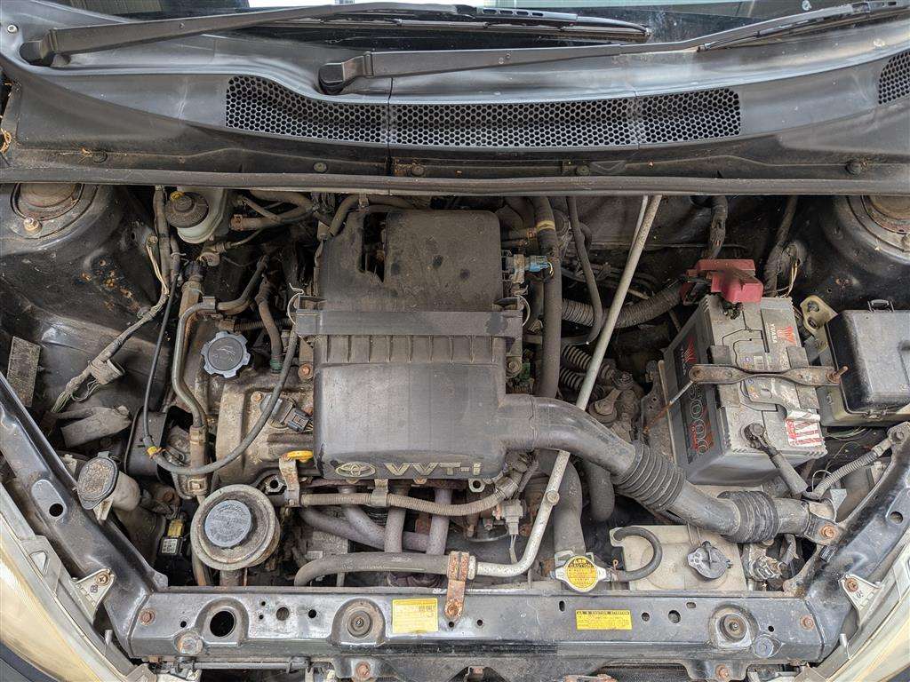 <p>2000 TOYOTA YARIS CDX</p>