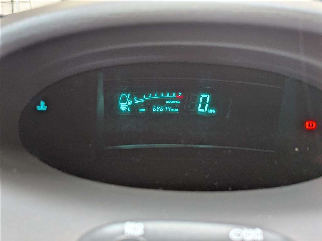 <p>2000 TOYOTA YARIS CDX</p>