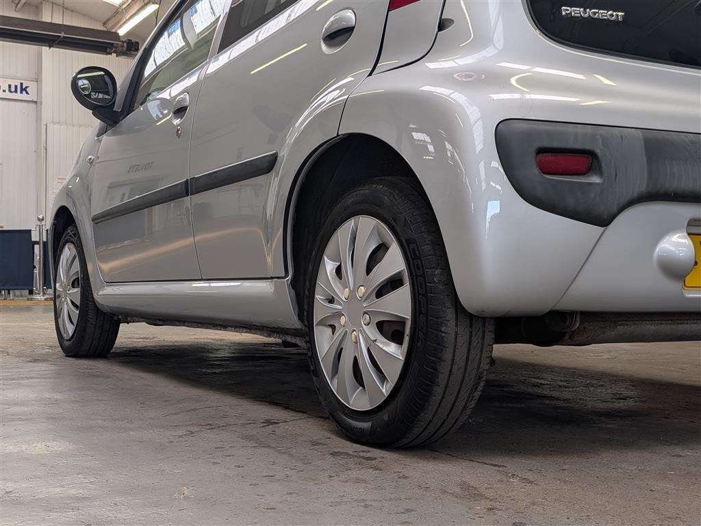 <p>2010 PEUGEOT 107 URBAN</p>