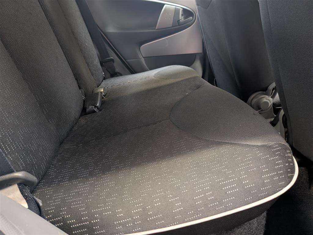 <p>2010 PEUGEOT 107 URBAN</p>