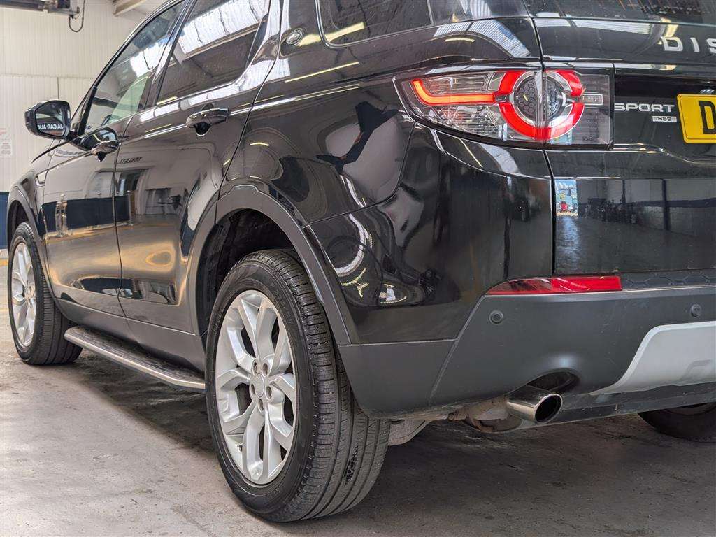 <p>2016 LAND ROVER DISCOVERY SPORT HSE TD4 A</p>