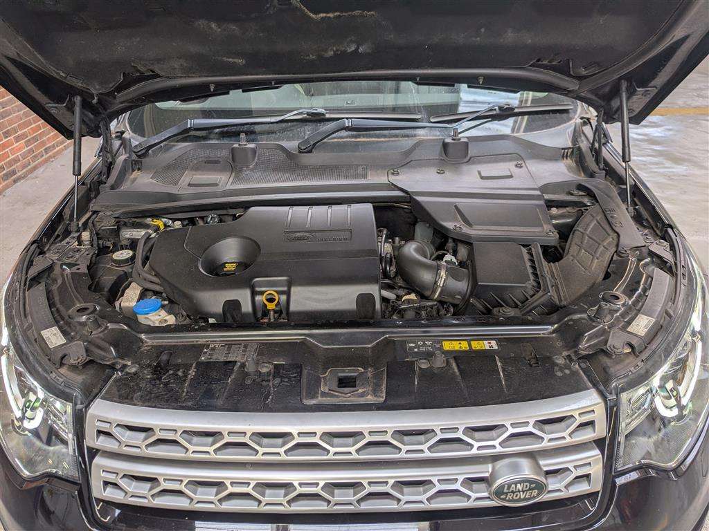 <p>2016 LAND ROVER DISCOVERY SPORT HSE TD4 A</p>