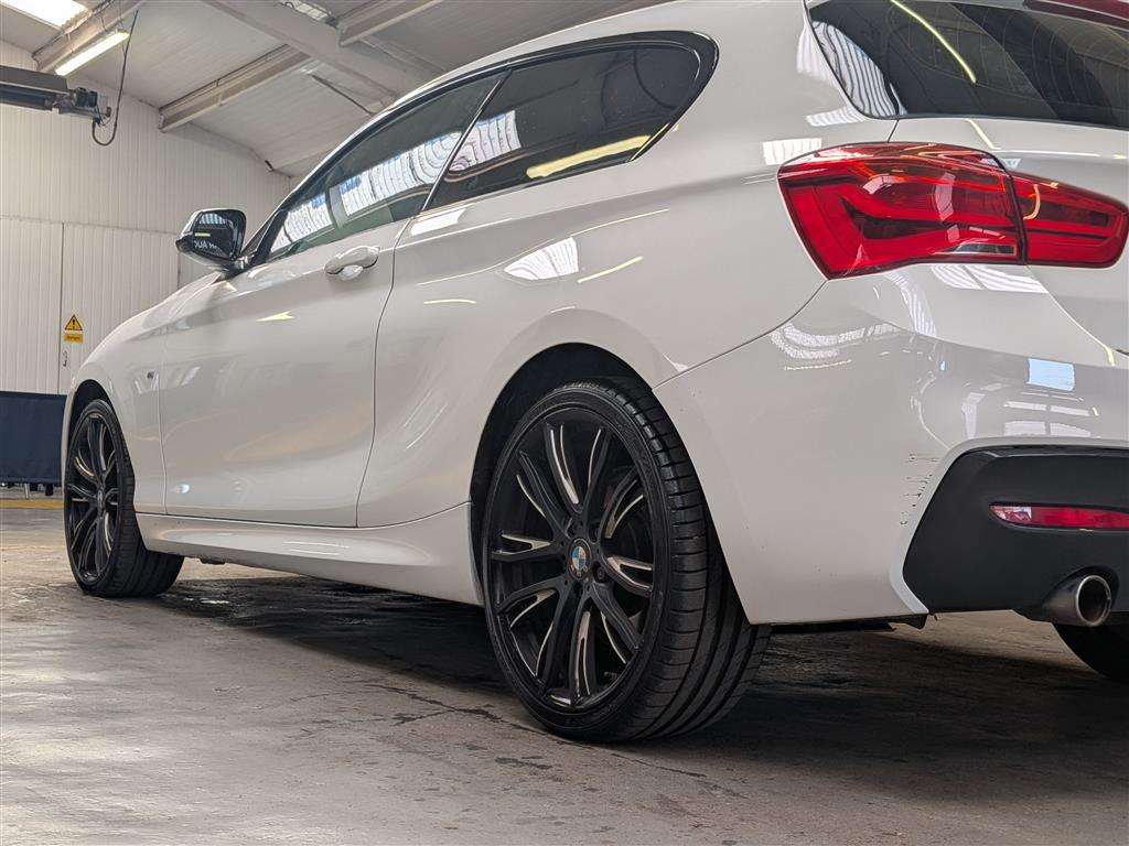 <p>2015 BMW 118D M SPORT</p>