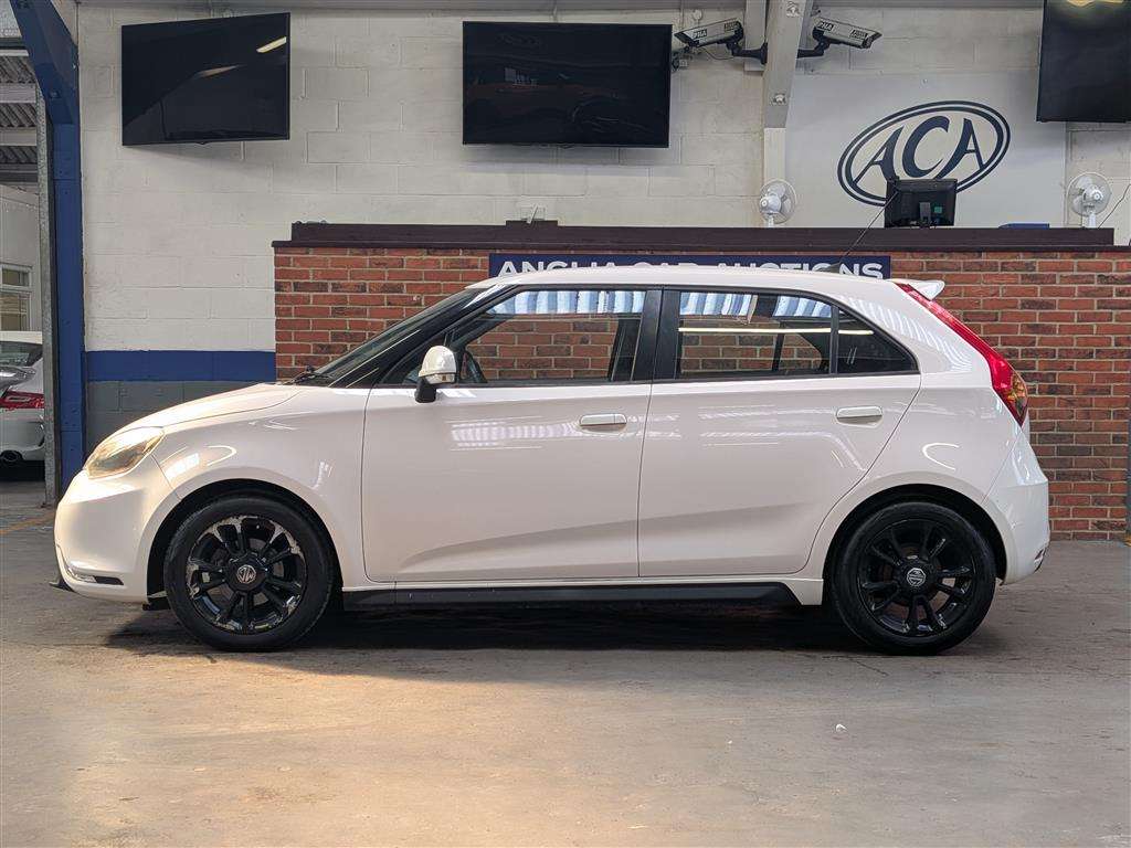 <p>2014 MG 3 STYLE VTI-TECH</p>