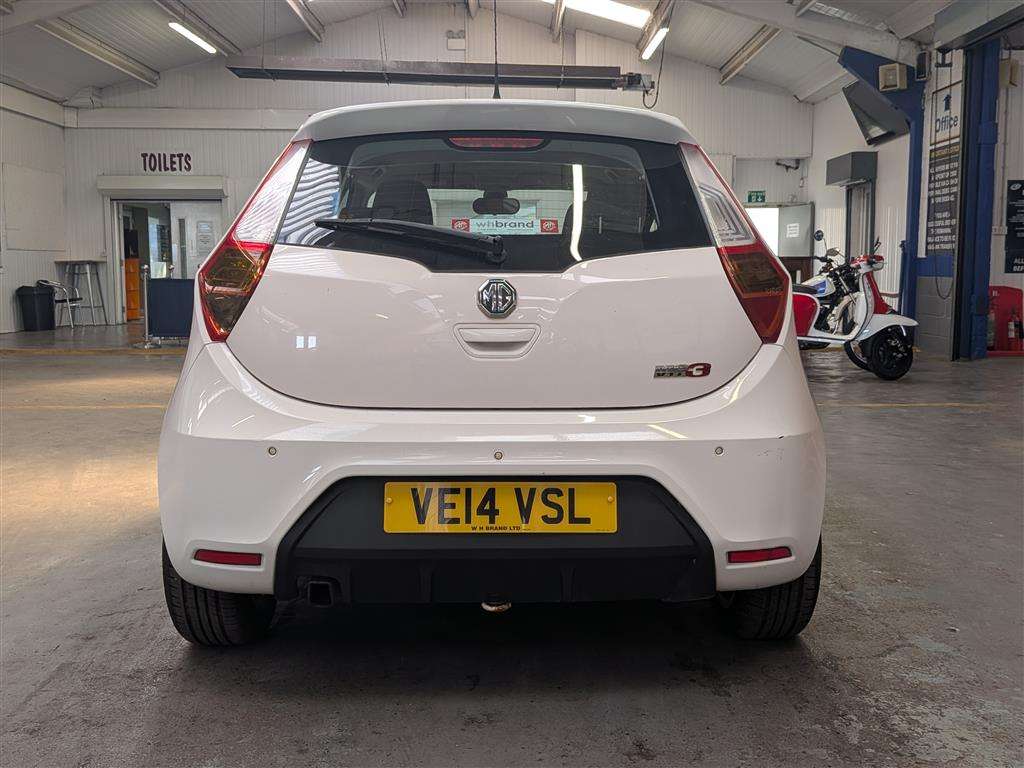 <p>2014 MG 3 STYLE VTI-TECH</p>