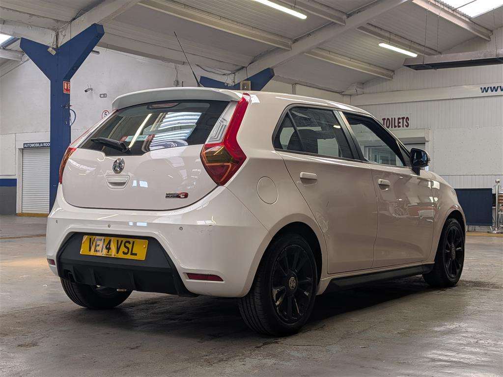 <p>2014 MG 3 STYLE VTI-TECH</p>