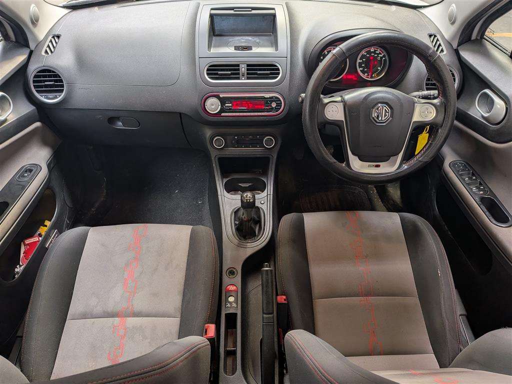 <p>2014 MG 3 STYLE VTI-TECH</p>