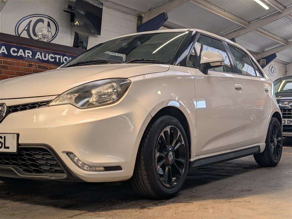 <p>2014 MG 3 STYLE VTI-TECH</p>