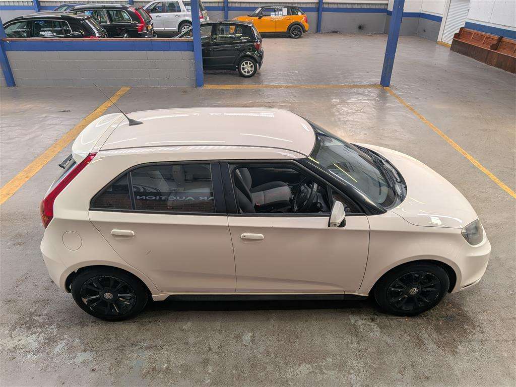<p>2014 MG 3 STYLE VTI-TECH</p>
