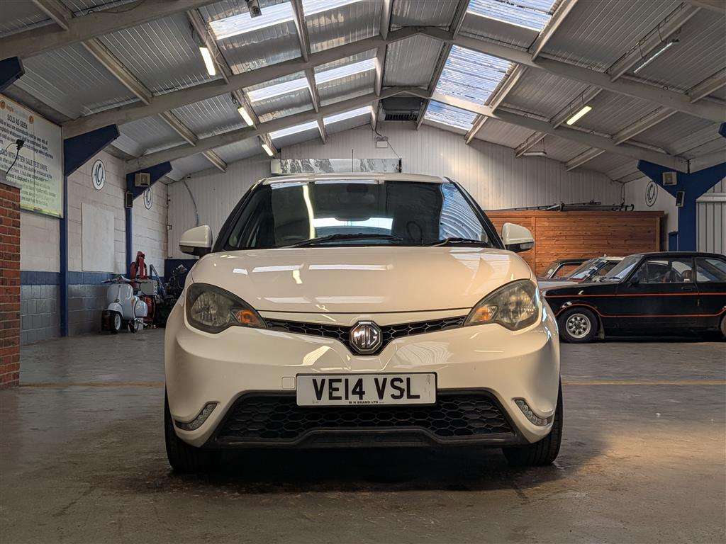 <p>2014 MG 3 STYLE VTI-TECH</p>