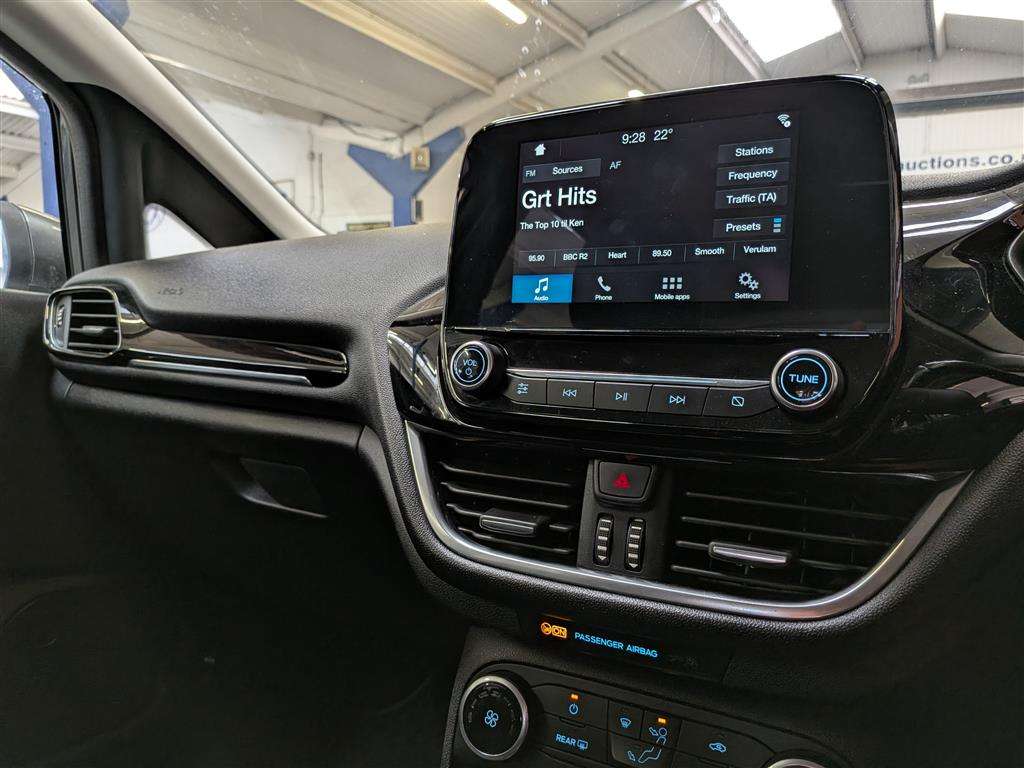 <p>2017 FORD FIESTA ZETEC TURBO</p>