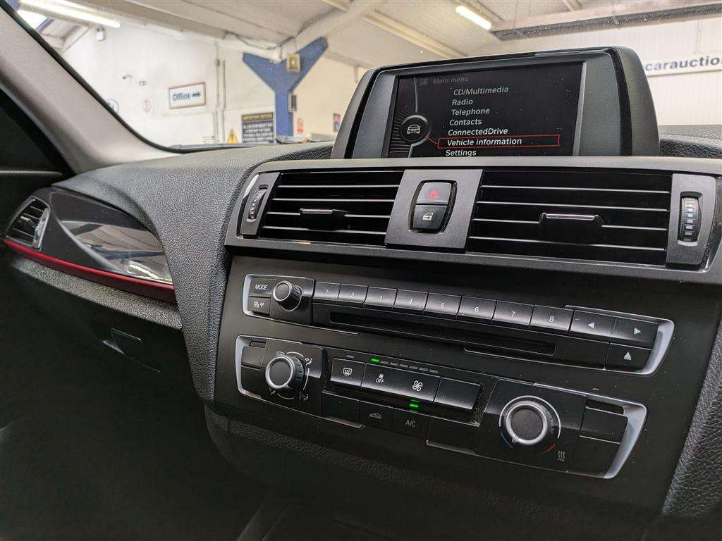 <p>2013 BMW 118D SPORT</p>
