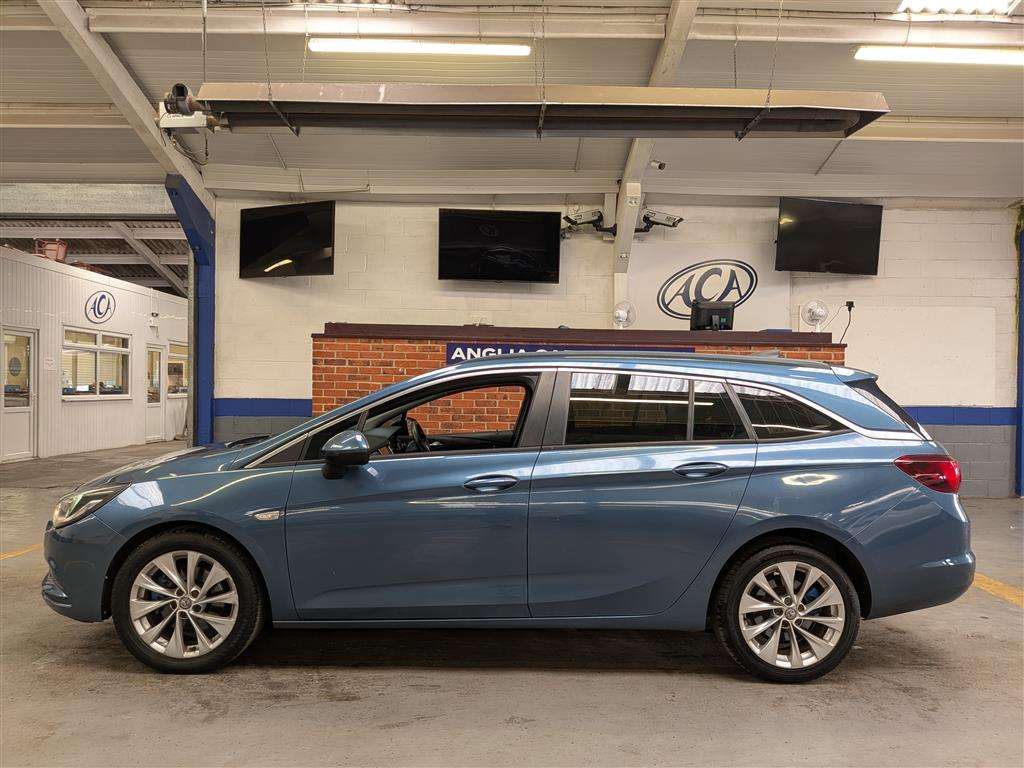 <p>2016 VAUXHALL ASTRA TECH LINE CDTI S/S</p>