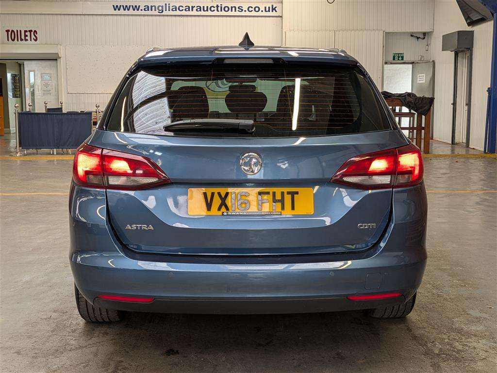 <p>2016 VAUXHALL ASTRA TECH LINE CDTI S/S</p>