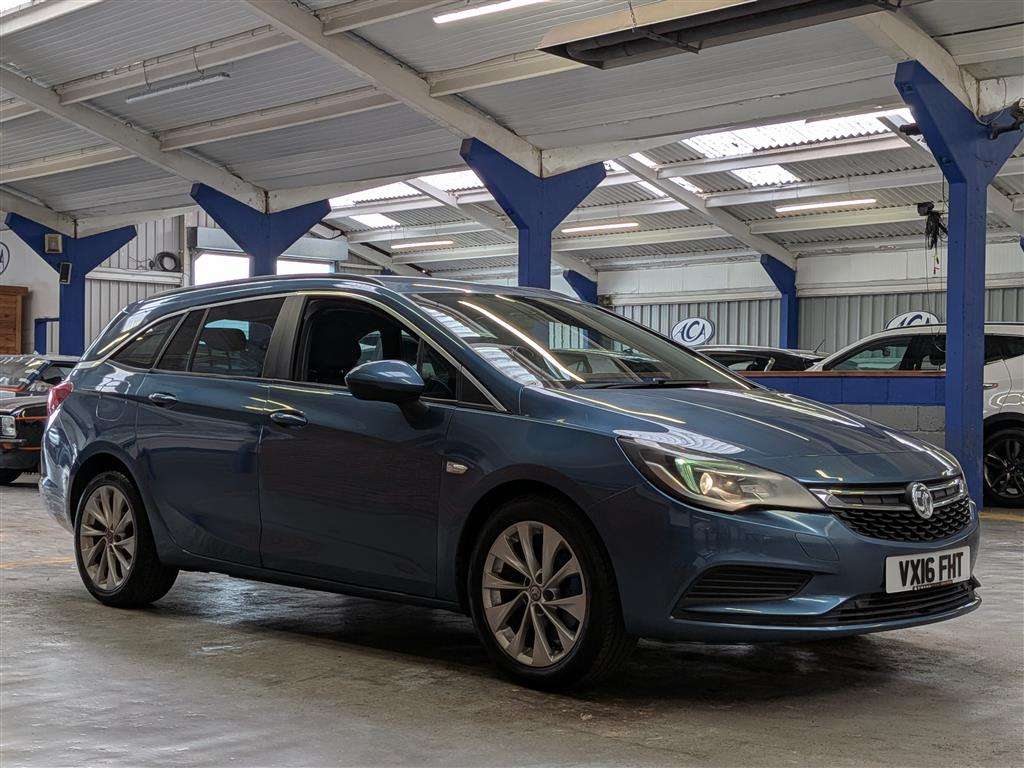 <p>2016 VAUXHALL ASTRA TECH LINE CDTI S/S</p>
