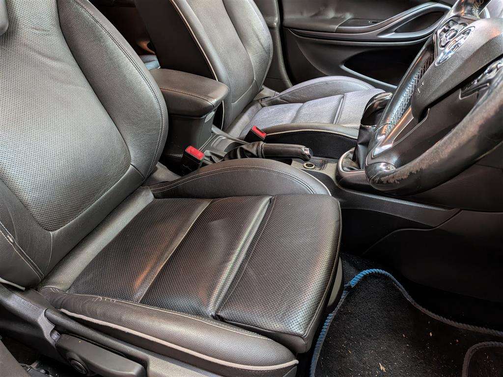 <p>2016 VAUXHALL ASTRA TECH LINE CDTI S/S</p>