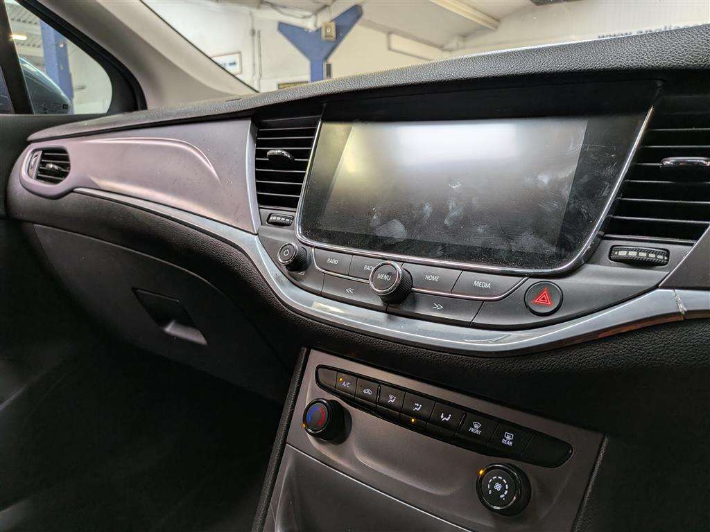<p>2016 VAUXHALL ASTRA TECH LINE CDTI S/S</p>